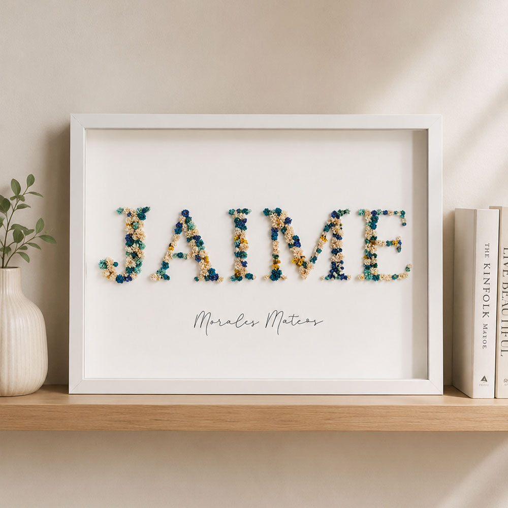 Personalized Dried Flower Name Frame – Custom Floral Wall Decor with Wooden Frame