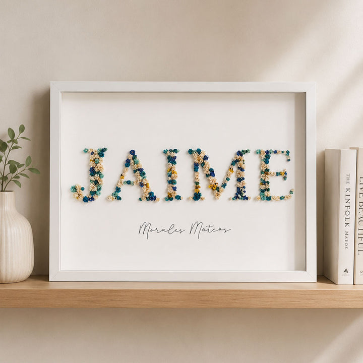 Personalized Dried Flower Name Frame – Custom Floral Wall Decor with Wooden Frame